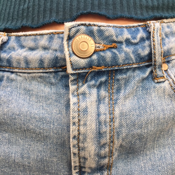 Light blue denim skirt - Picture 4 of 7